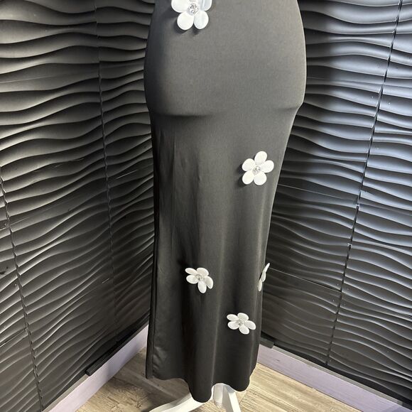 Sleeveless Flower Design Dress (A337) - Picture 2 of 6